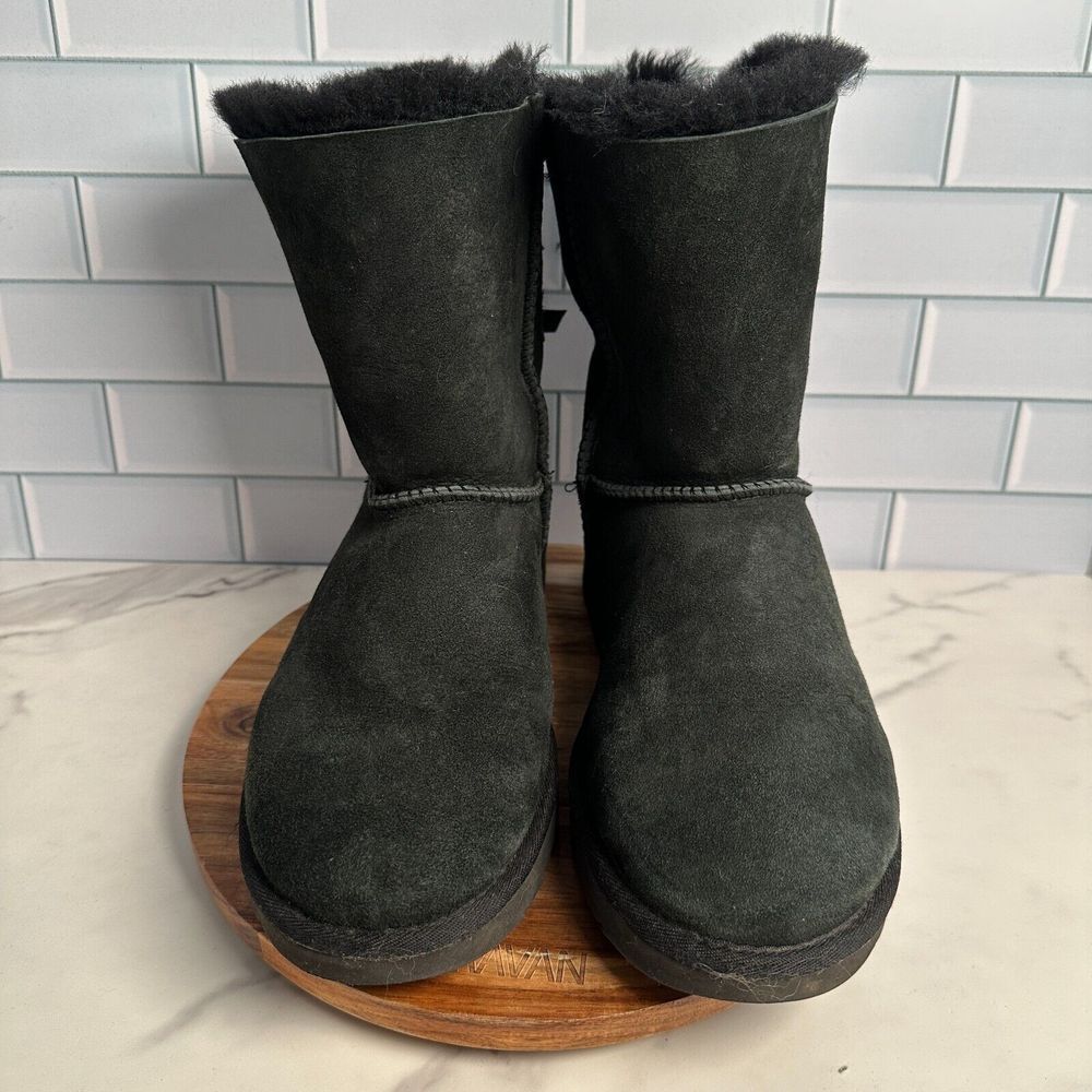 UGG Bailey Bow II Boots Womens Size 8 Black Satin Bows Sheepskin